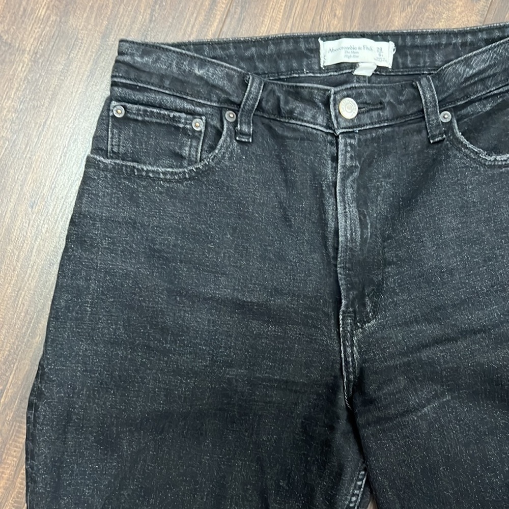 Abercrombie & Fitch Curve Love High Rise Mom Jeans - Picture 2 of 5